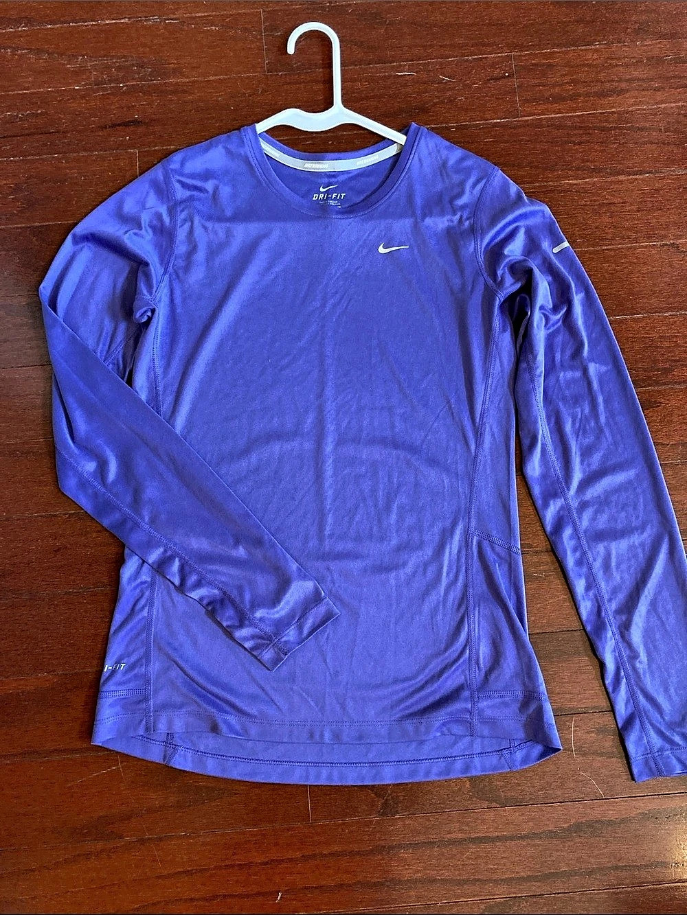 Nike Dri-FIT Long Sleeve Athletic Top in Purple Size Small
